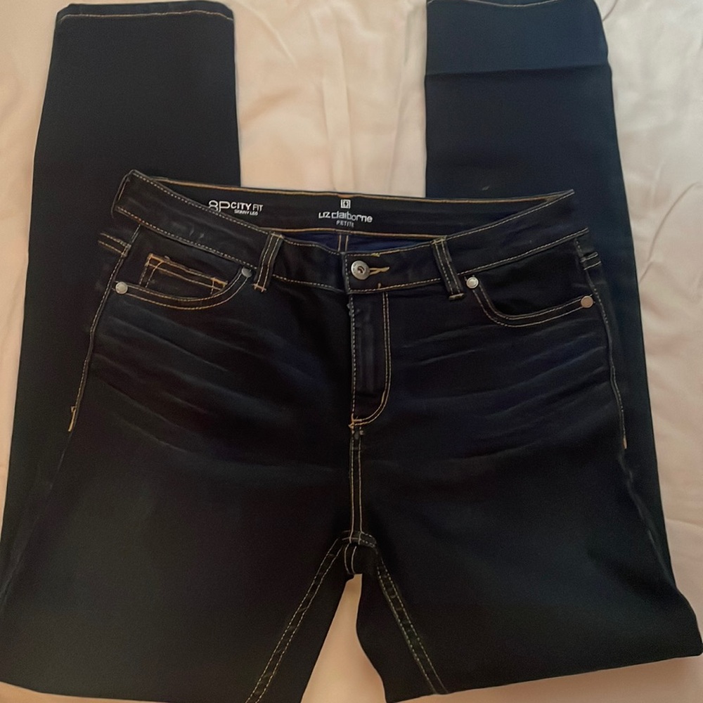 Liz Claiborne city fit skinny leg jean size 8
